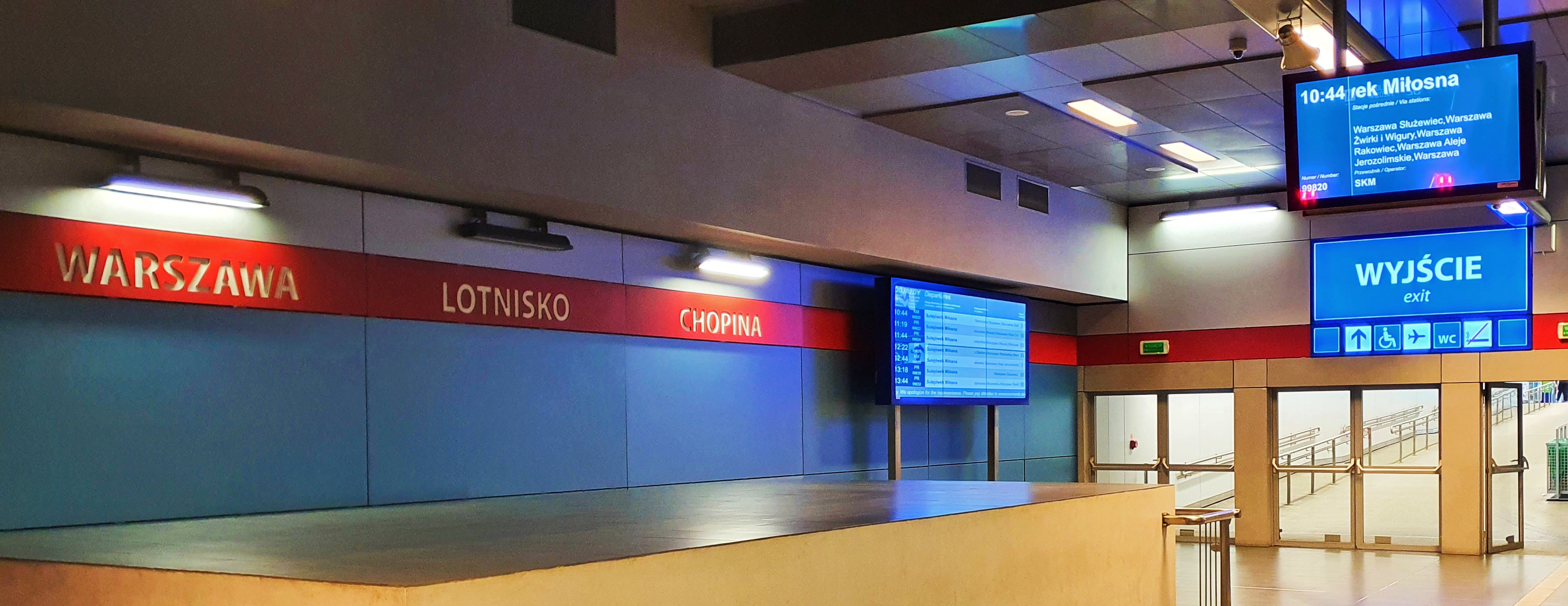 Wyświetlacz główny stacyjny – złożony z 6 bezramkowych monitorów (2×46’’)